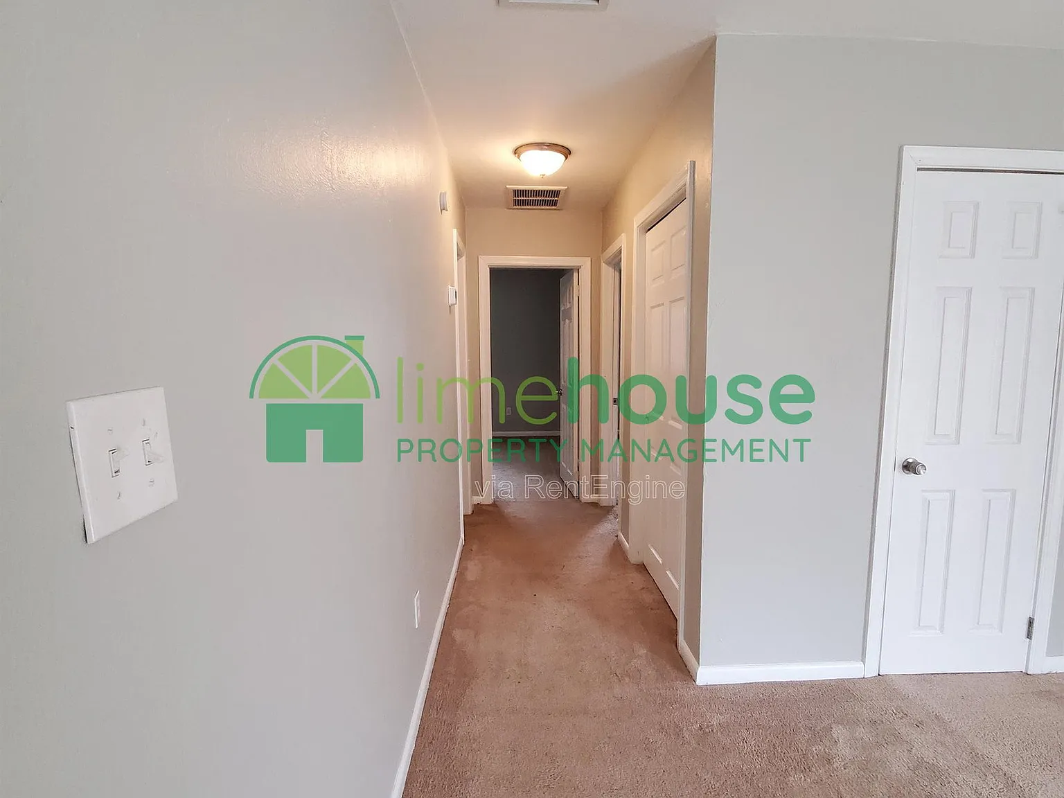 2 bed, 1.0 bath, 870 sqft, $1,225 — Photo 2