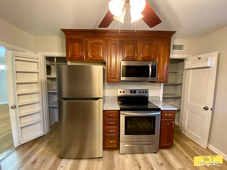 304 Columbus Dr — Photo 20