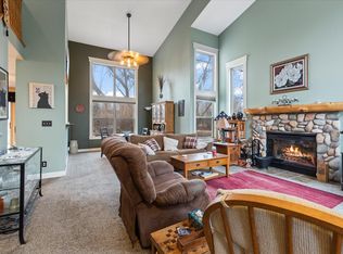 N1595 Overlook Cir, Genoa City, WI 53128