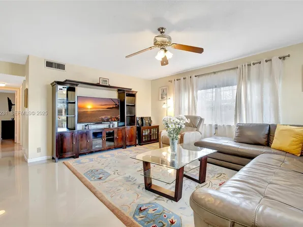 1943 Monroe St APT 310D, Hollywood, FL 33020