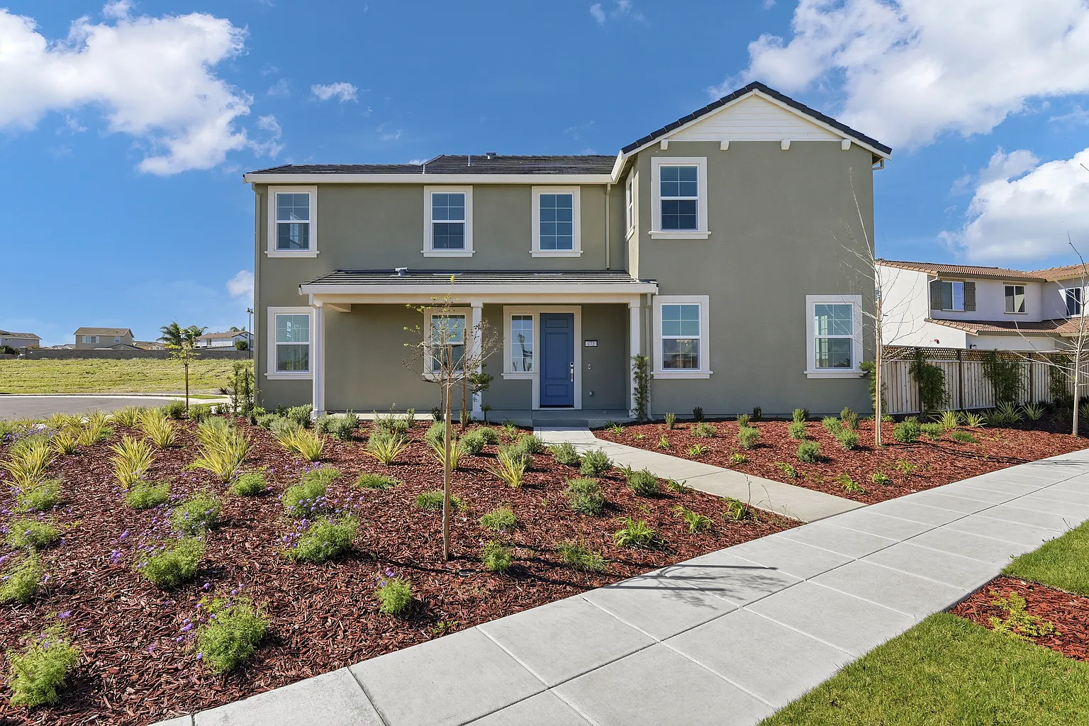 172 W Adriana Dr photo 1