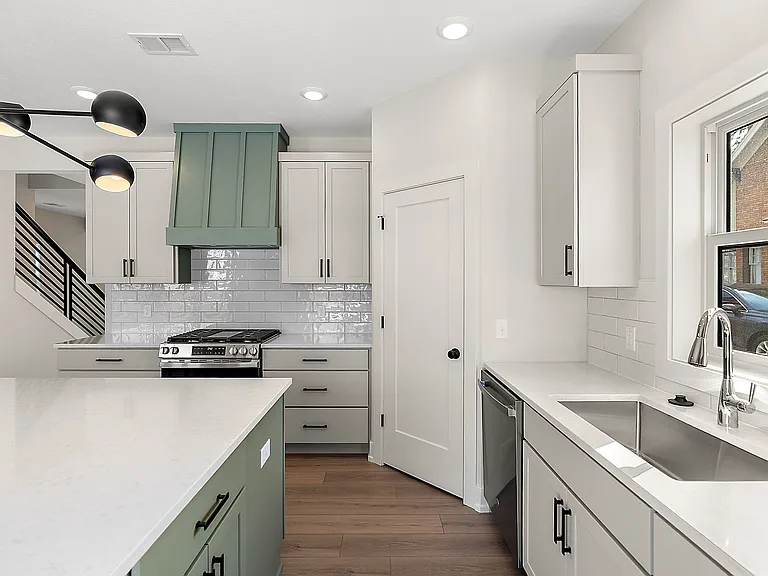 581 S Shore Dr — Photo 11