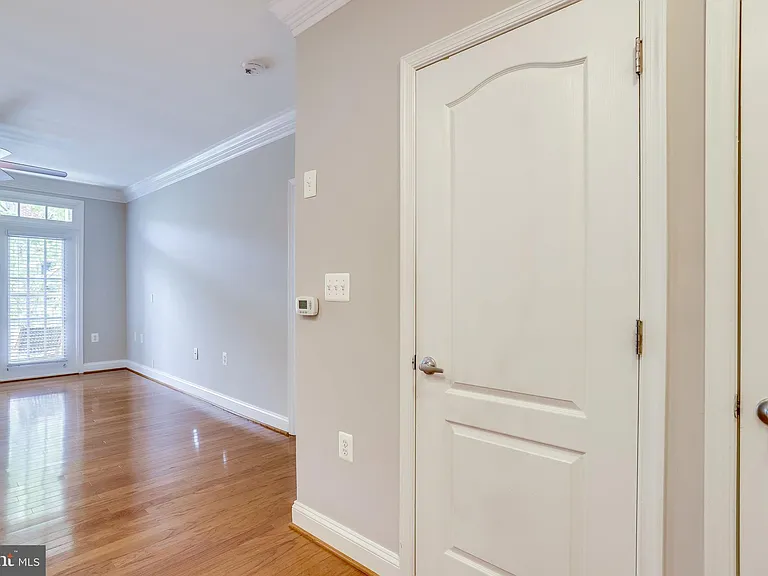 1115 Cameron St #208 — Photo 30