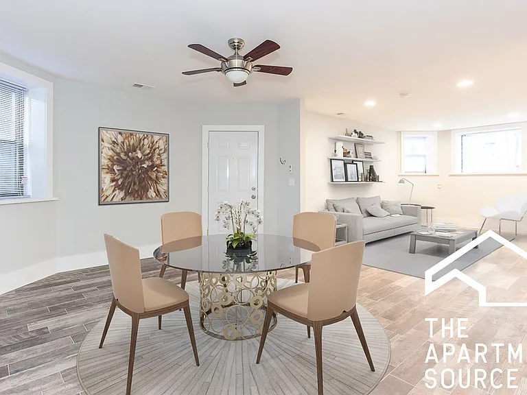 2922 W Logan Blvd #GDN — Photo 5