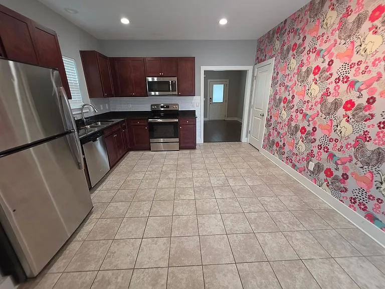 127 Rosewood Hills Dr — Photo 4