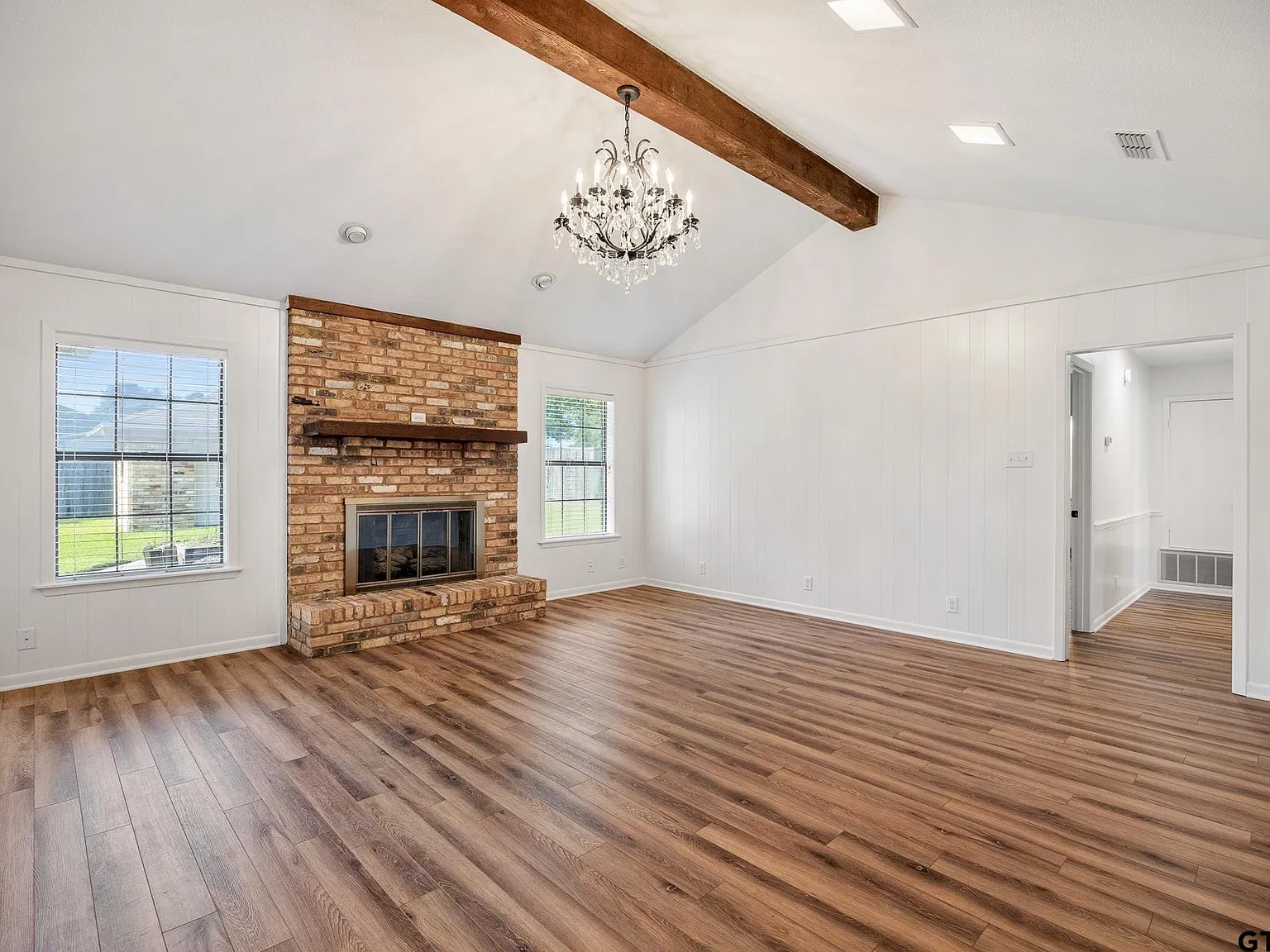 3 bed, 2.0 bath, 1721 sqft, $2,200 — Photo 4