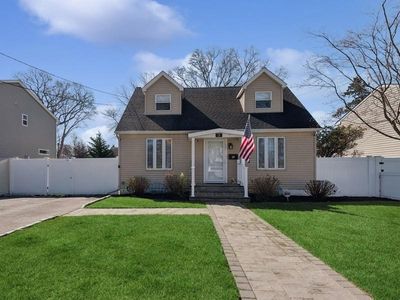 26 Ellsworth Avenue, North Babylon, NY, 11703