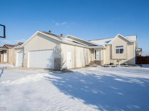 3532 Lincoln St S, Fargo, ND 58104