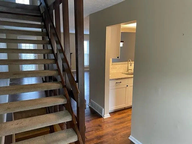1166 Worthington Heights Blvd — Photo 6