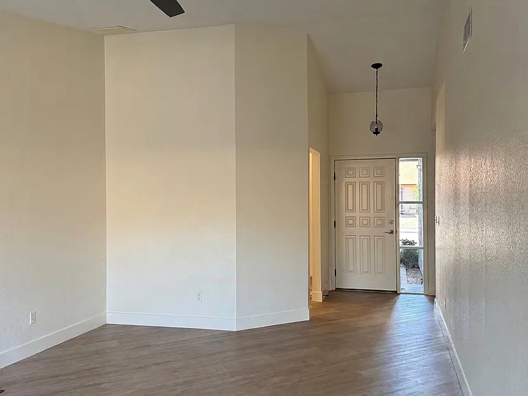 10173 E Cardiff Pl — Photo 11