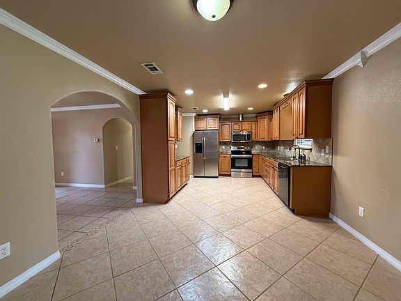 5th image of 502 Odom Dr Unit 1