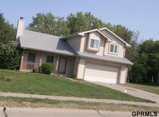 7029 Valley Rd, La Vista, NE 68128