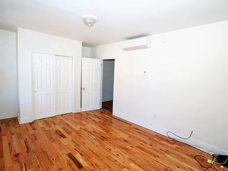 1633 S 6th St #6 — Photo 5