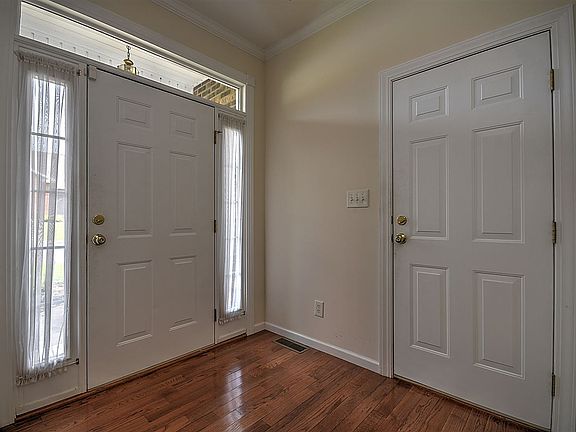 2nd image of 109 Keeneland Cir