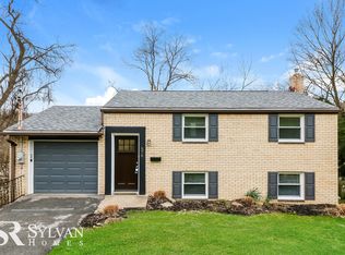 576 Lucia Dr, Pittsburgh, PA 15221