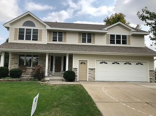 1001 SW Maplewood Dr, Grimes, IA 50111