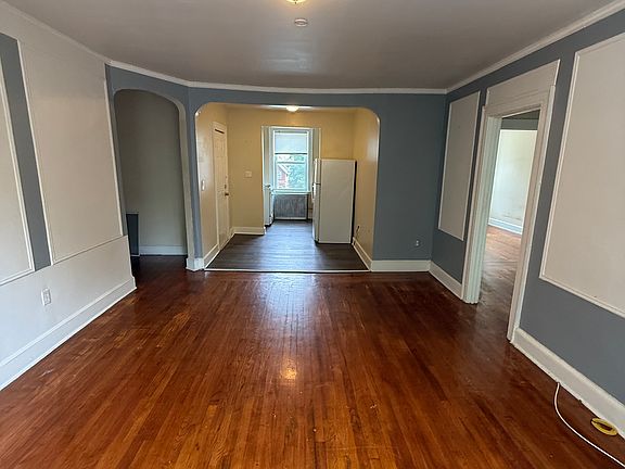5th image of 34 Hotchkiss St Floor 3
