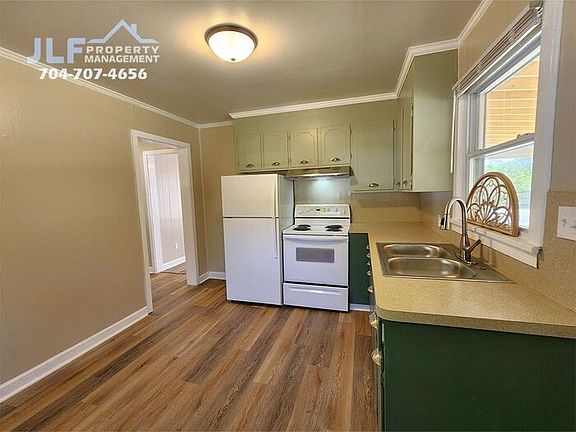 5th image of 1421 Midlake Ave