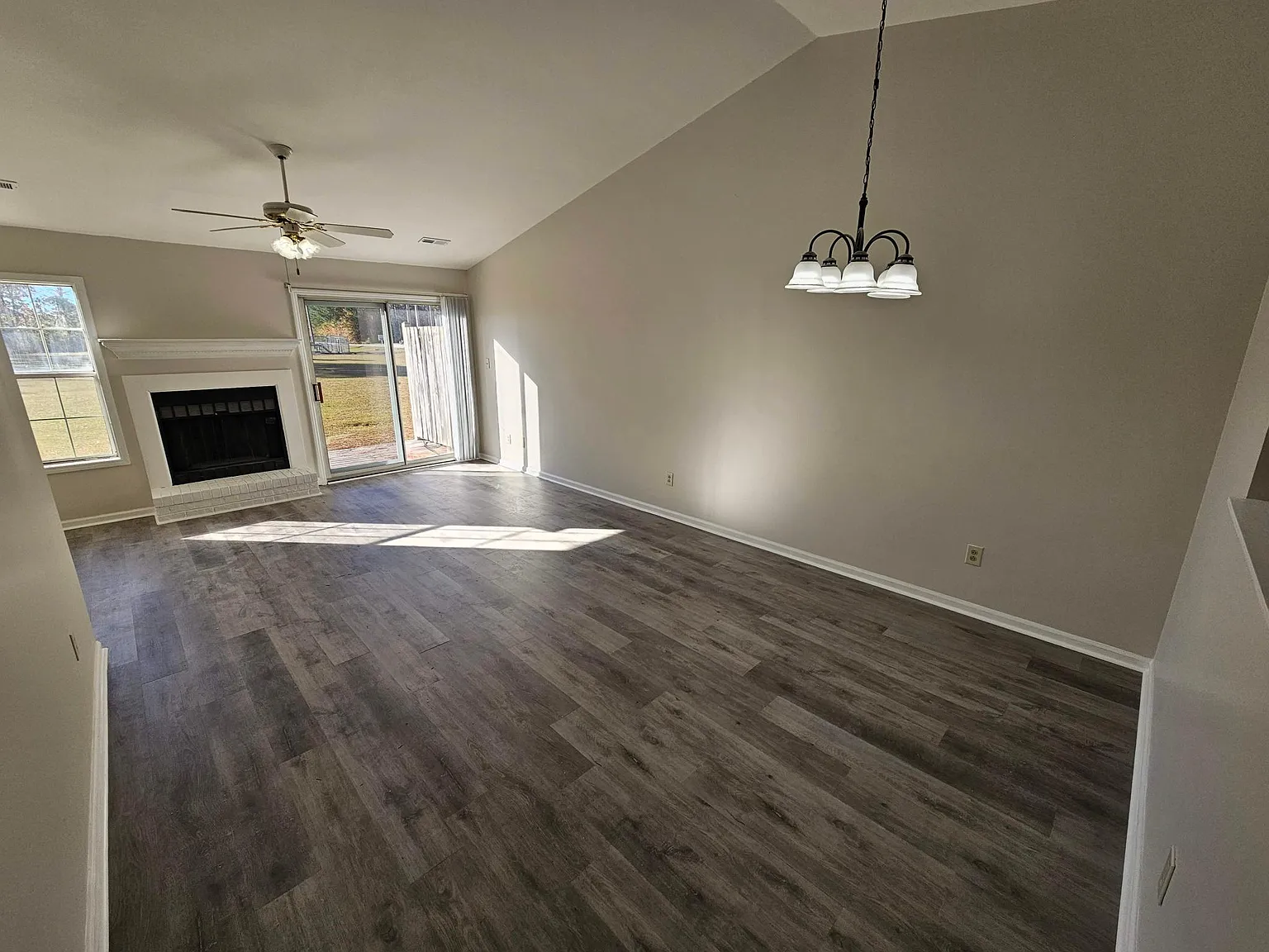 2 bed, 1016 sqft, $1,300 — Photo 3