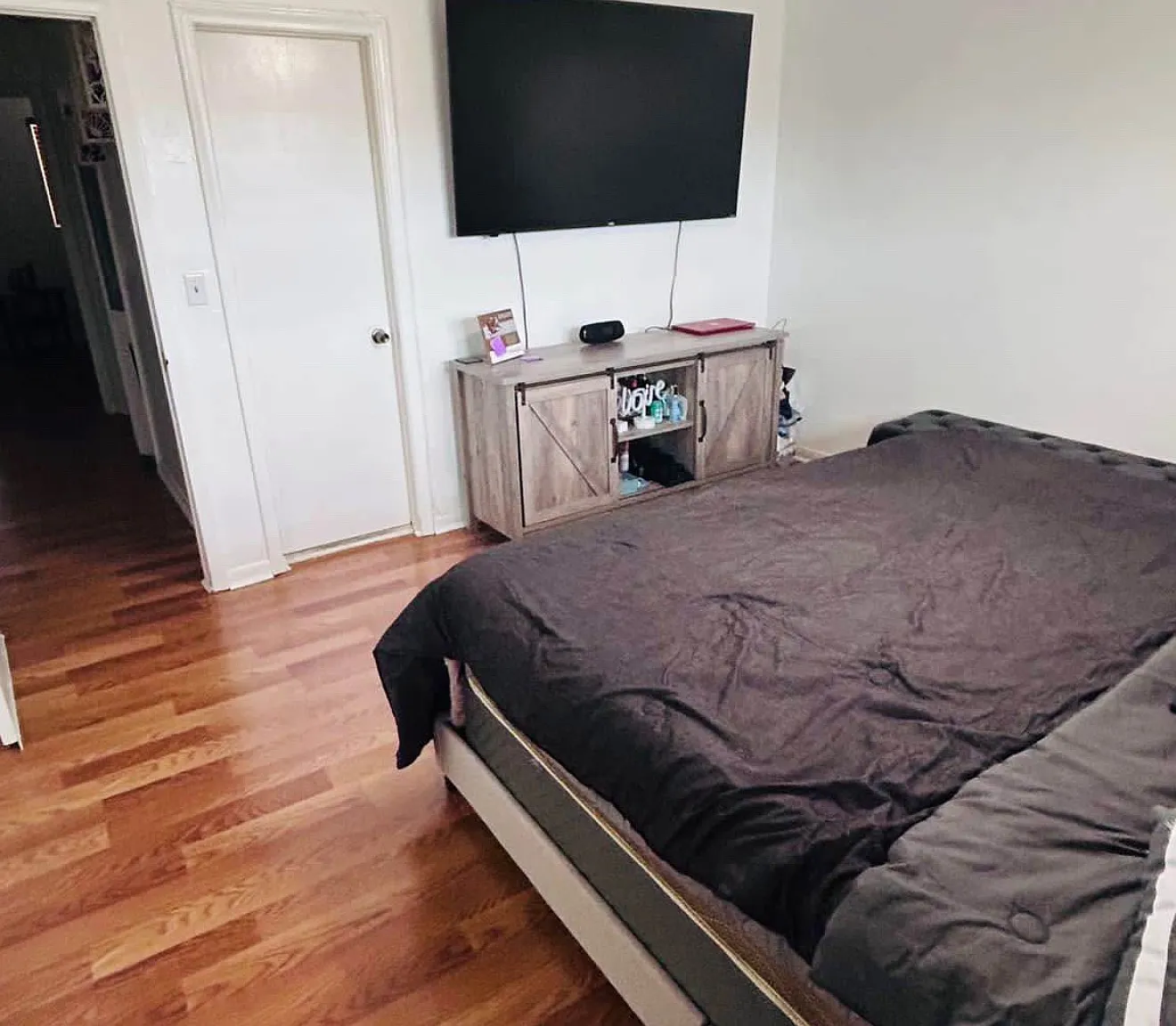 3 bed, 1099 sqft, $2,700 — Photo 4