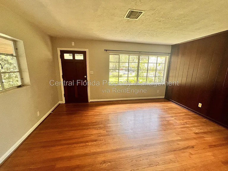 1261 Richmond Rd — Photo 8