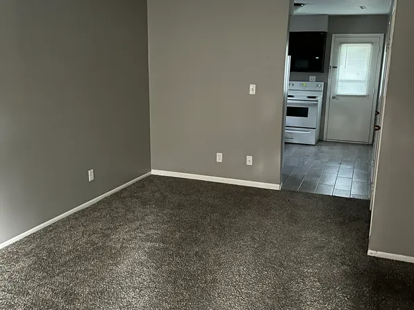 716 E 6th St S, Newton, IA