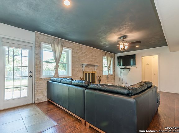 4th image of 10718 Mossbank Ln