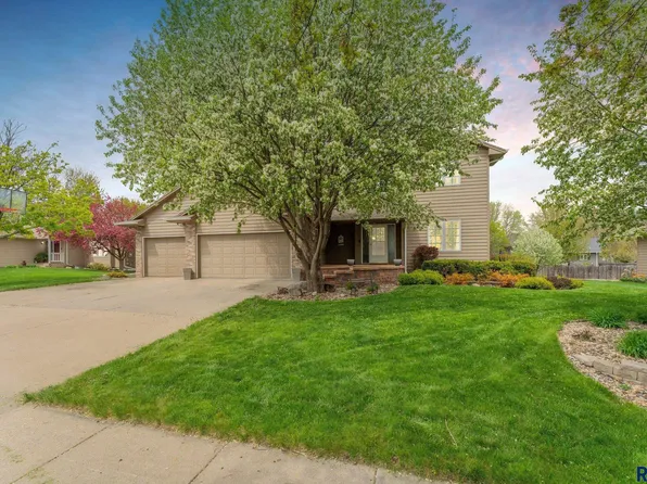 7100 W Selkirk Trl, Sioux Falls, SD 57106