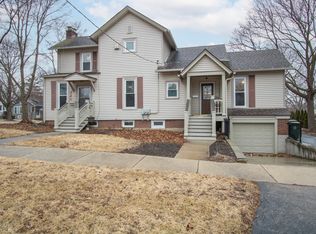 320 W Main St, Barrington, IL