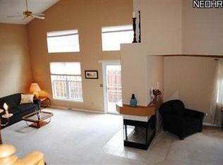 9791 Sugarbush Cir, Olmsted Falls, OH 44138