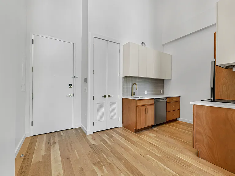 477 Central Ave #407 — Photo 3