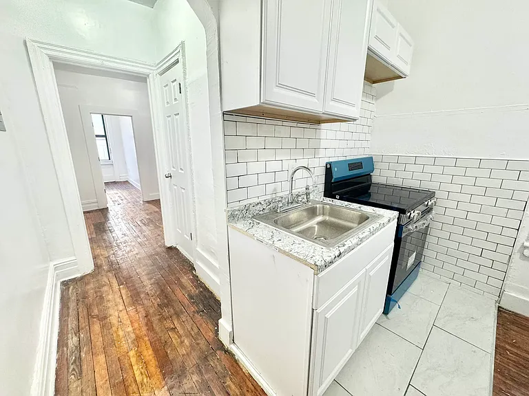 307 E 109th St #10 — Photo 7