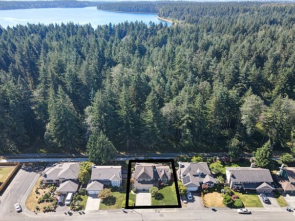 Great location that backs to Lake Youngs Trail - a 9 mile loop around the protected reservoir used for hiking & biking >