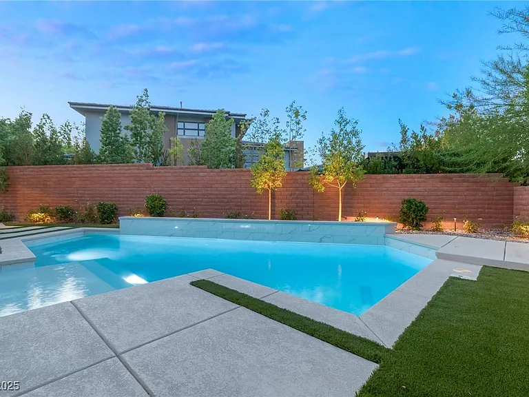 19 Garden Rain Dr — Photo 35