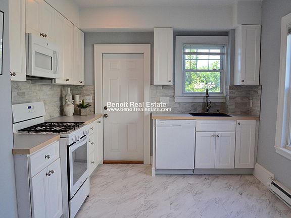 2nd image of 15 Revere Pl