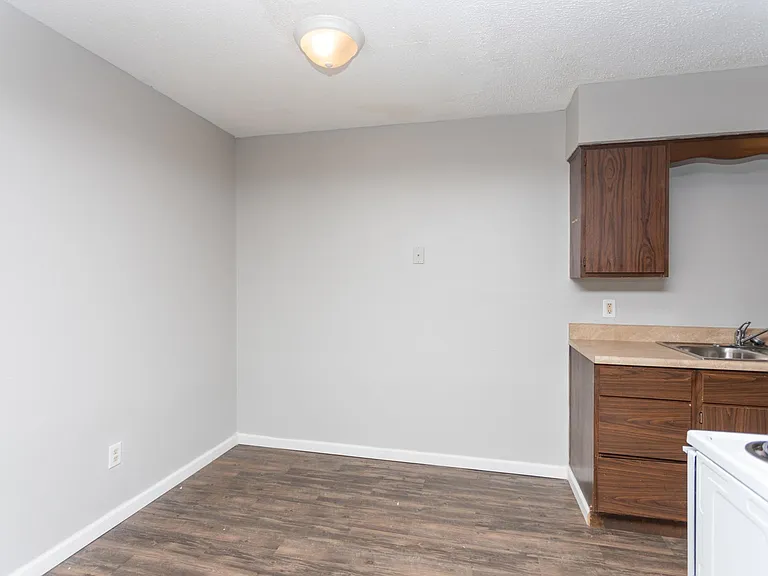 Devonshire Apartments — Photo 22