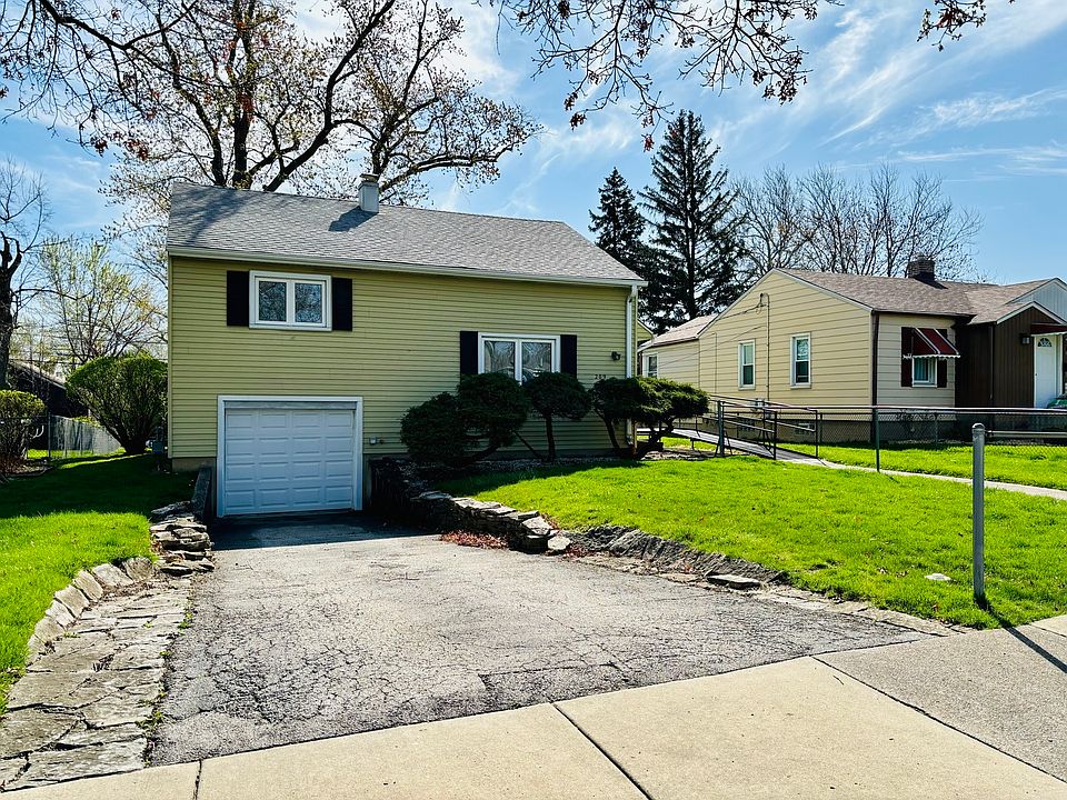 1st image of 209 S Lewis Ave