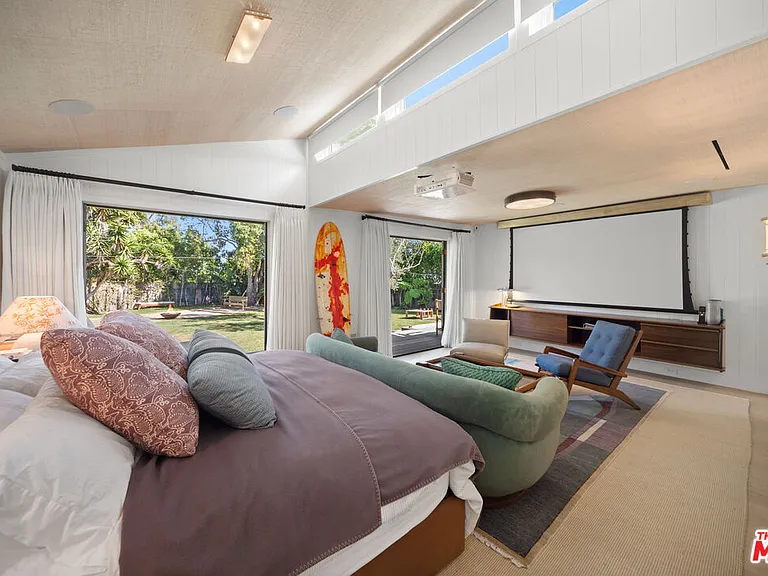 7038 Dume Dr — Photo 28