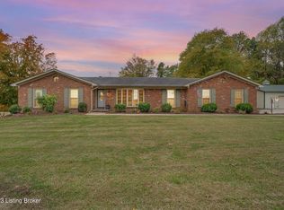 390 Risen Rd, Louisville, KY 40229