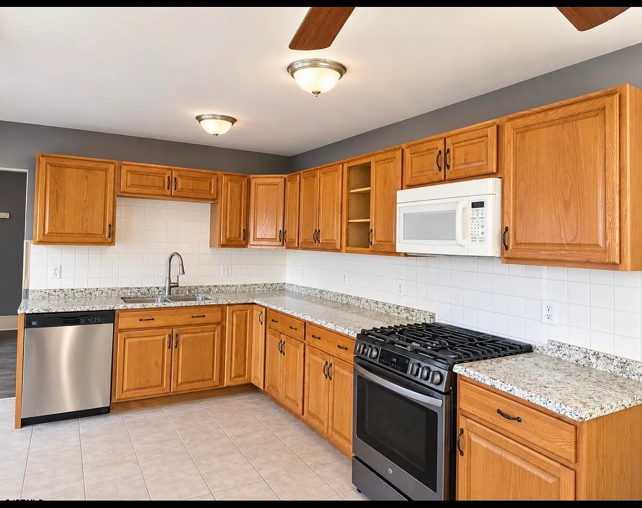 4 bed, 2.0 bath, $3,100 — Photo 3