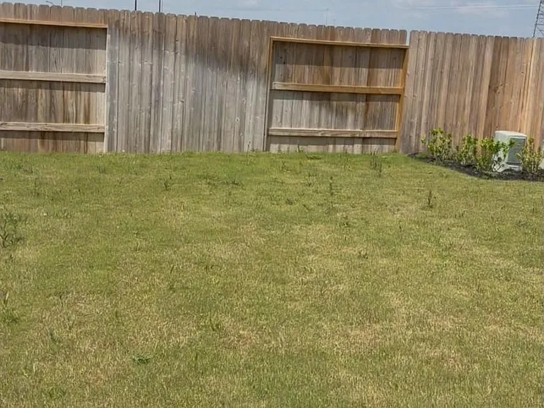 22111 Strathfield Cir — Photo 39