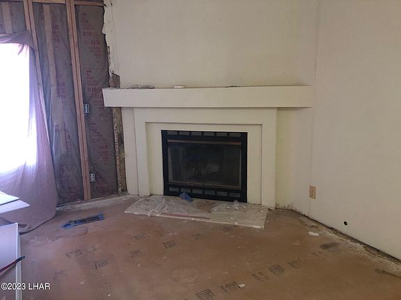 5th image of 875 Church St