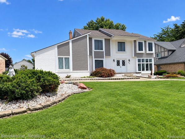 37627 Dorchester Dr