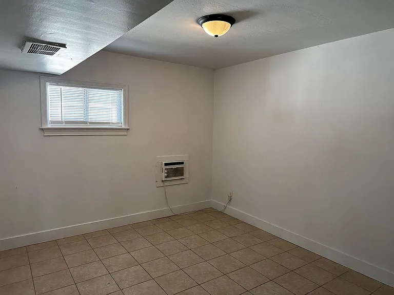13913 N Palm St #11 — Photo 6
