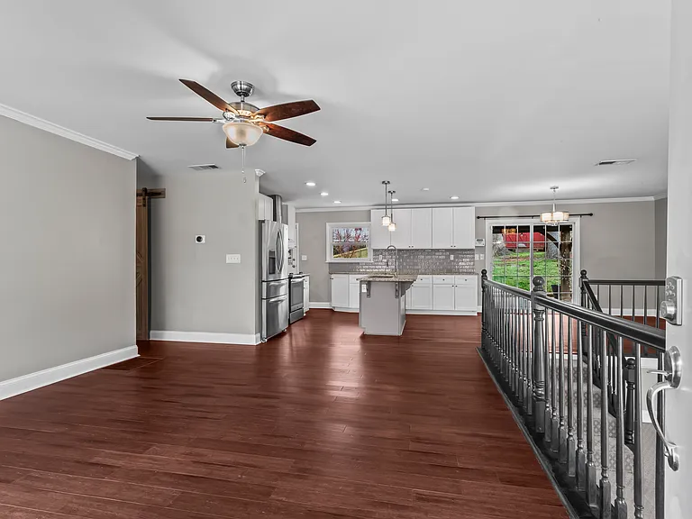 2465 Spring Dr SE — Photo 7