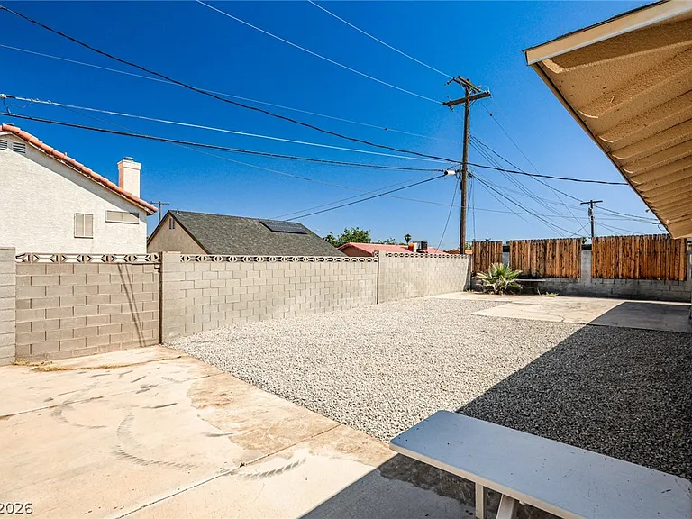 1320 Robin St — Photo 34