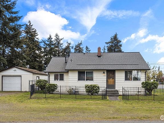 3rd image of 11404 Alaska Street S