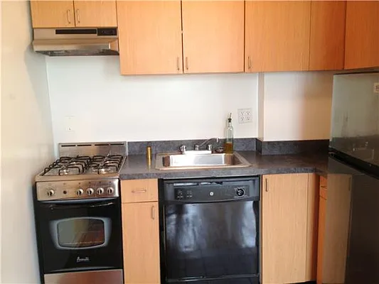 Rented by Buchbinder & Warren | media 2