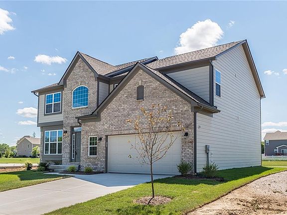 3rd image of 120 Balsam Dr