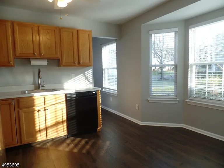 246 Marcia Way — Photo 8